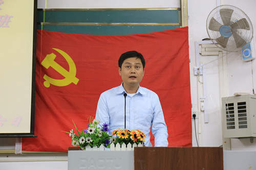 管理学院党委副书记张瑞讲话